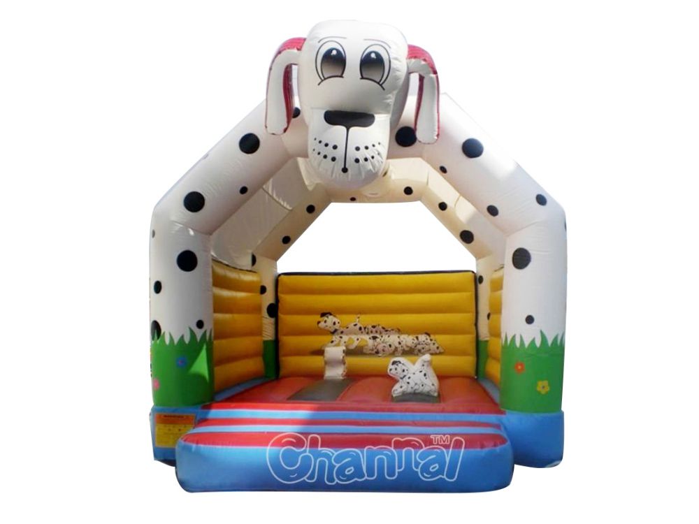 château gonflable dalmatien