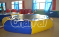 trampoline à eau gonflable octogone pas cher