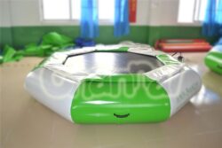 trampoline gonflable aquatique a vendre